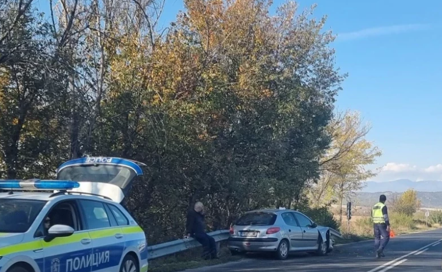 Катастрофа блокира трафика на пътя Пловдив-Карлово