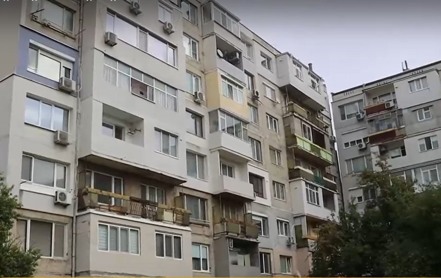 Блок в Добрич пропада заради наводнения от отпадни води