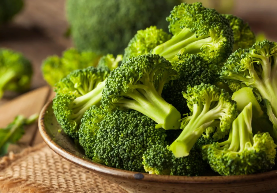 Броколи или брюкселско зеле: Кой зеленчук е по-полезен за здравето