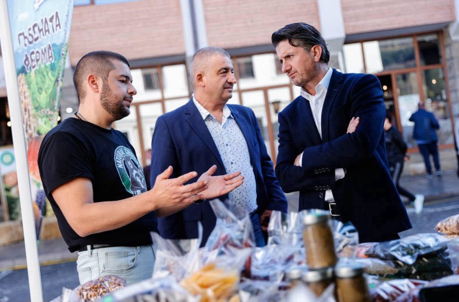 Боршош обсъди туризма в района на еленския бут (СНИМКИ)