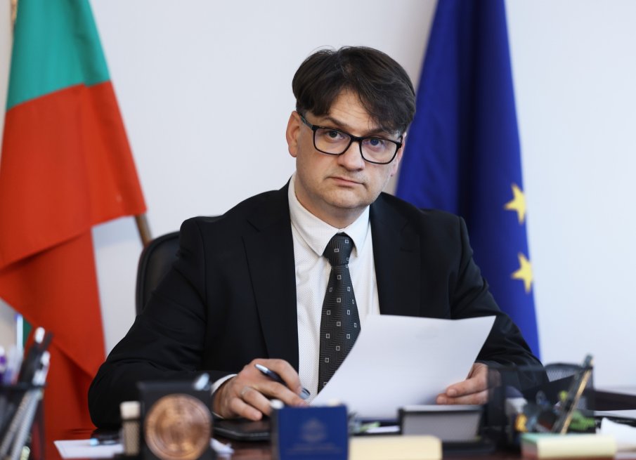 ПЪРВИ ДУМИ: Мариян Бачев проговори за скандала, разкри какви са връзките му с арестувания актьор Росен Белов