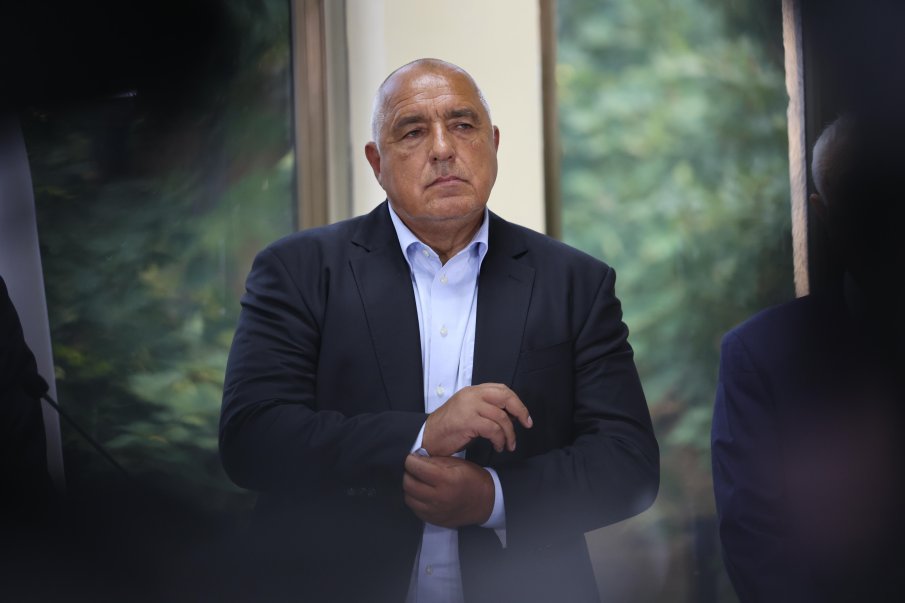 МЪЛНИЯ В ПИК! Борисов в директен сблъсък с Мирчев и Василев: Страхливци! Не могат да ме уплашат (ВИДЕО)