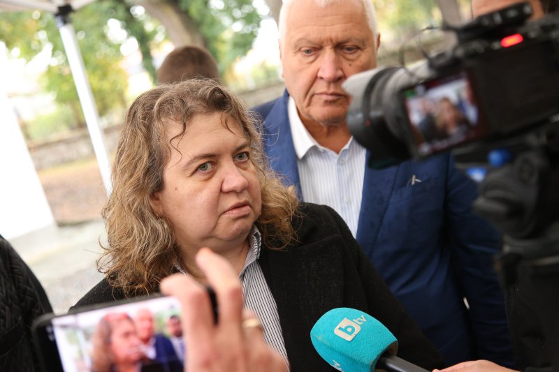 ГОРЕЩА ТЕМА: Киселова се изпусна какво ще прави, след като я ДЕТРОНИРАТ като шеф на парламента