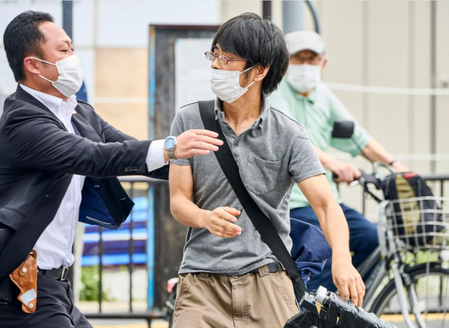 Мъжът, застрелял бившия японски премиер Шиндзо Абе, се призна за виновен