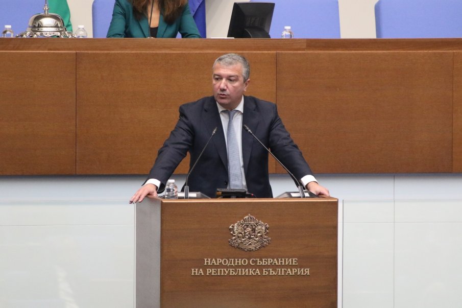 Драгомир Стойнев: Наталия Киселова отстъпи, за да гарантира обществената стабилност 