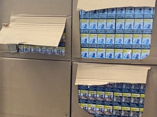 Спипаха 7000 къса цигари в куриерски пратки