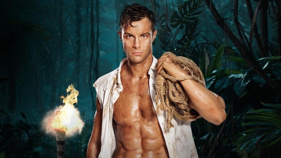 Секссимволът Филип Буков вози баба си в ауди за 180 бона (ПАПАРАШКИ СНИМКИ)