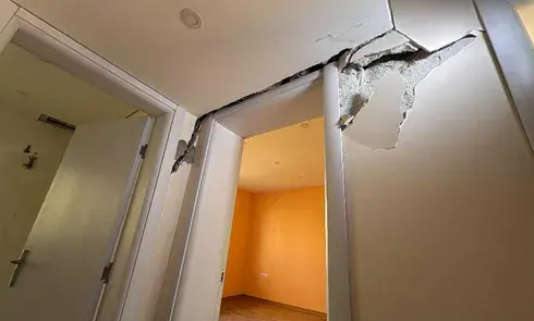 Разцепеният блок в кв. Хаджи Димитър в София вече е необитаем