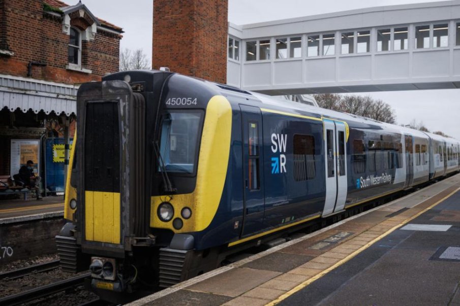 Дерайлира пътническият влак от Глазгоу за Лондон