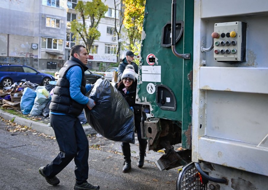 Кризата с боклука в София завари ППДБ със смъкнати гащи - общината се вкара в капан и ни очаква тайфун през следващите месеци