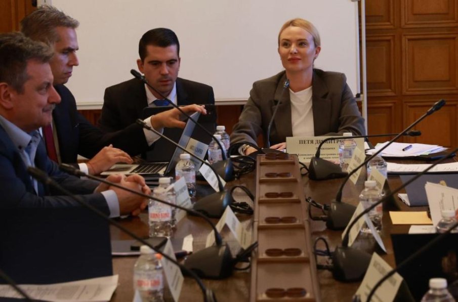 Комисията по електронно управление прие промените в Закона за защита на потребителите