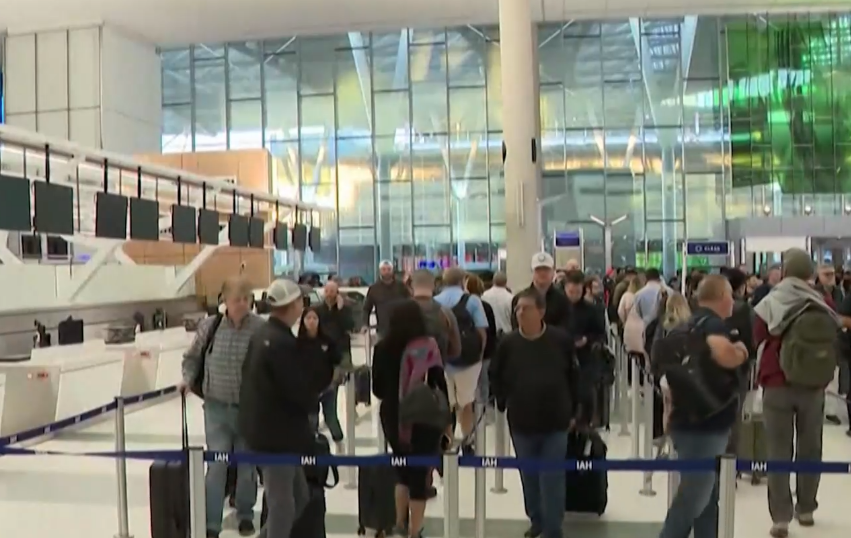 Опашки по летищата в САЩ и заплахи за спиране на всички полети