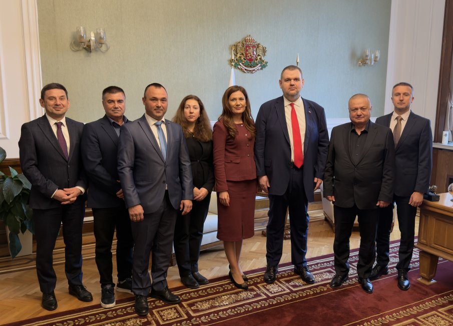 ОТ ПОСЛЕДНИТЕ МИНУТИ! Делян Пеевски прие кмета на община Крушари