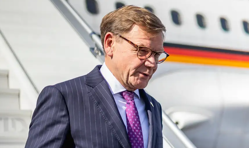 Повреда в самолета на германския външен министър