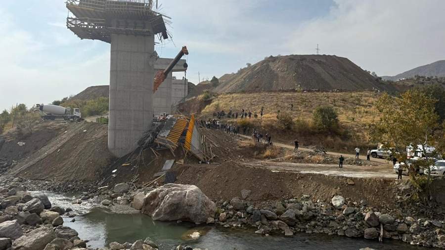 Четирима работници загинаха след срутване на скеле на строежа на виадукт в Турция (ВИДЕО)