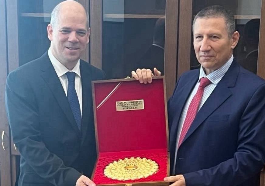 Човек на Орбан на посещение в България по покана на Сарафов...