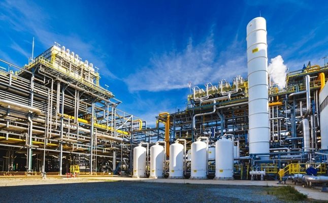 Парламентът прие закона за особения управител на Нефтохим