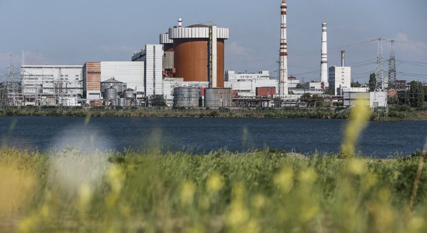 Разследват подкупи за 100 млн. долара в енергетиката на Украйна