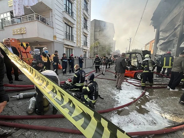 ТРАГЕДИЯ У КОМШИИТЕ: Взрив във фабрика за парфюми, поне шестима са загинали