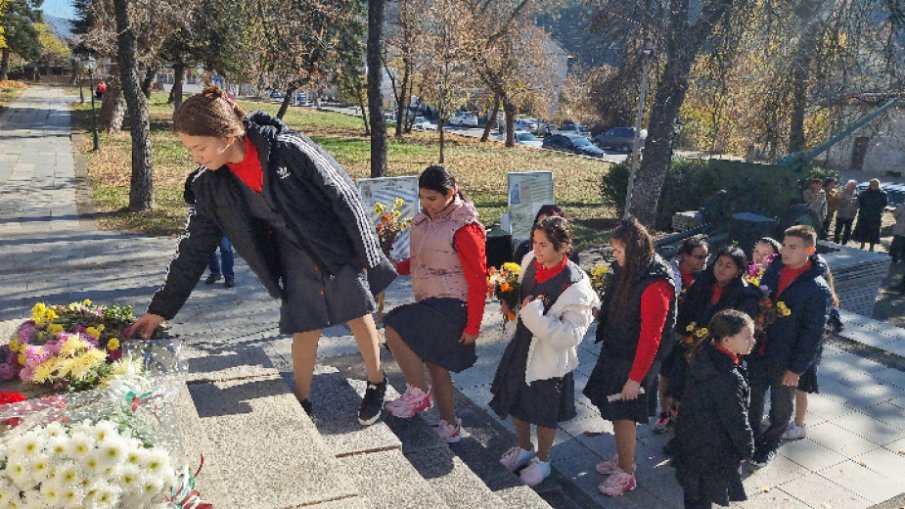 Стотици ученици се включват в поход, посветен на 140 г. от Сръбско-българската война