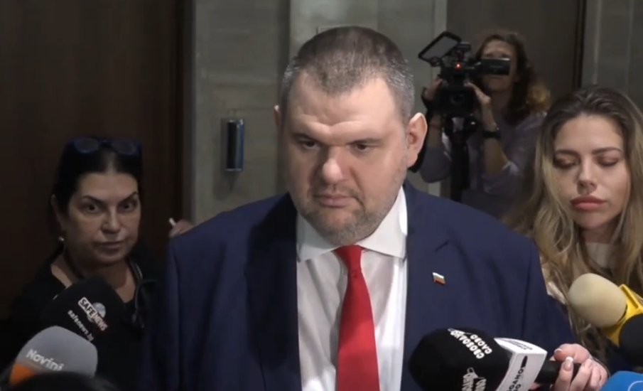 ПЪРВО В ПИК TV! Делян Пеевски: Чичо Румен няма юридически екип, може да пада само надолу от януари. Благодаря на Борисов за подкрепата за... (ВИДЕО)