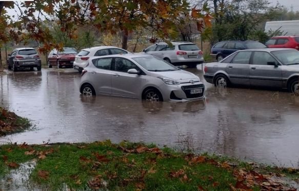 ПОТОП В ПЛОВДИВ! Буря удари града, част от улиците са под вода