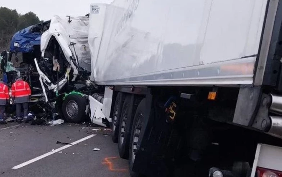 Тежка катастрофа затвори главния път София – Варна край село Малиново