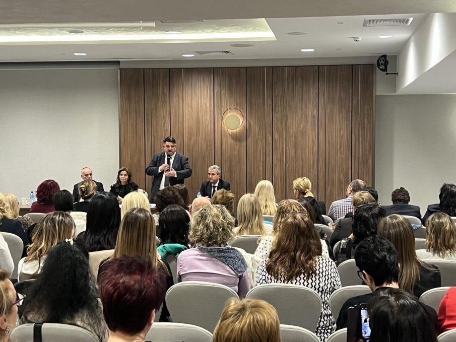 Вицепремиерът Атанас Зафиров поздрави служителите в Агенция за социално подпомагане по време на годишната им среща в Пловдив