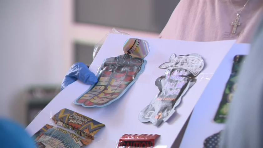 ВНИМАНИЕ: Продават дрога в цветни пликчета за бонбони и семки