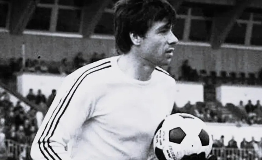 Вратарите на България и Александър Димитров уважиха поклонението на Стоян Йорданов