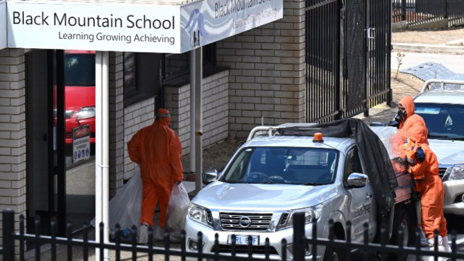 Затвориха десетки училища в Австралия заради токсичен азбест