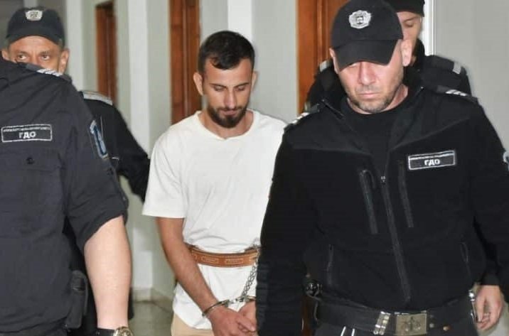 Оставиха за постоянно в ареста румънеца, превозвал мигранти край Бургас