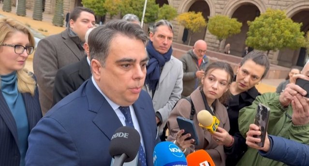 ТЕЖКА ИЗЛАГАЦИЯ! Кокорчо не знае кога започва протестът за Благо Коцев, кара удобните медии да го записват два пъти (ВИДЕО)