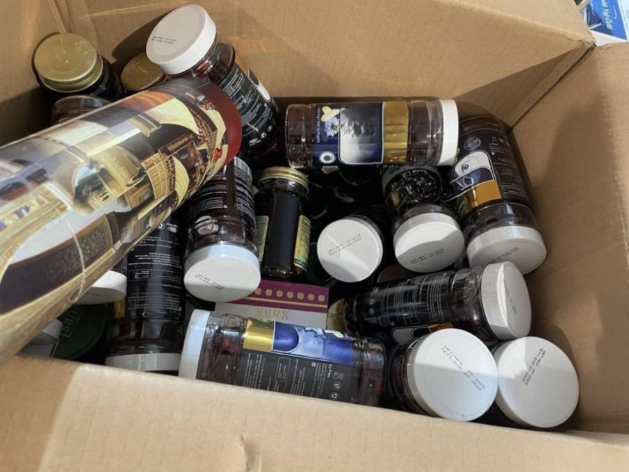 СПЕЦАКЦИЯ: Иззеха забранени лекарства и добавки от магазини в София