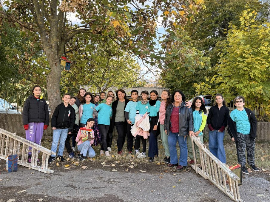 Русе диша по-зелено: Над 500 ученици облагородиха града в рамките на проекта „Малки еко герои“ (СНИМКИ)