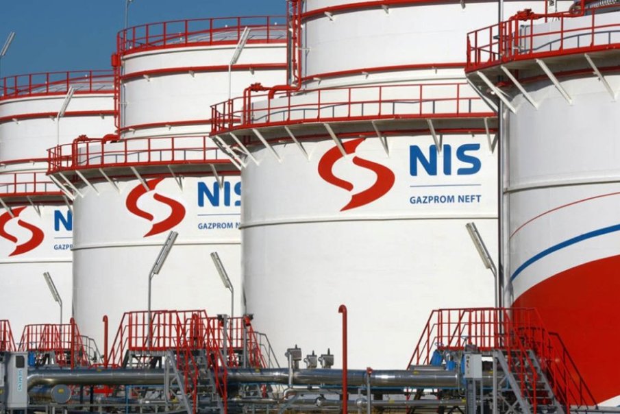 Единствената петролна рафинерия в Сърбия спря работа