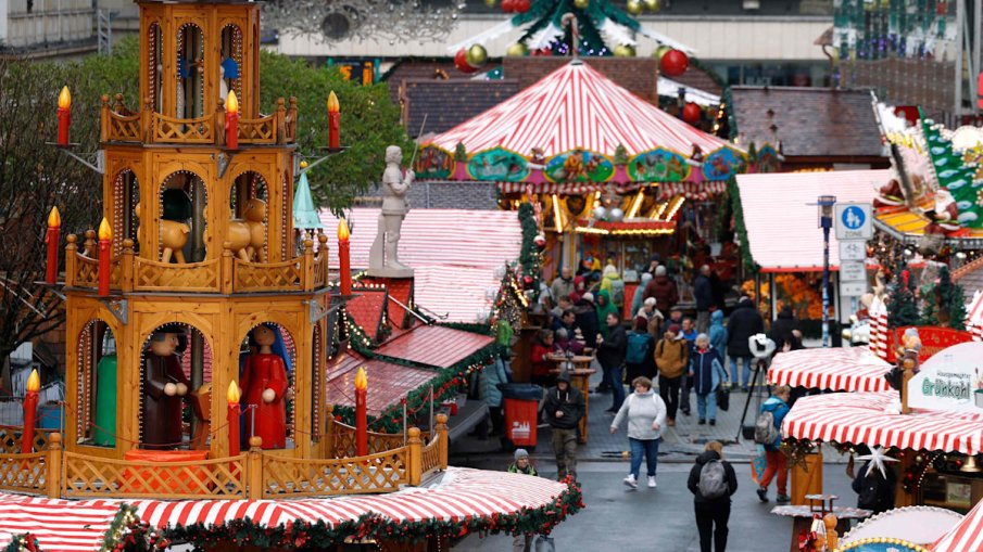 Коледният базар в Магдебург отвори врати година след смъртоносното нападение