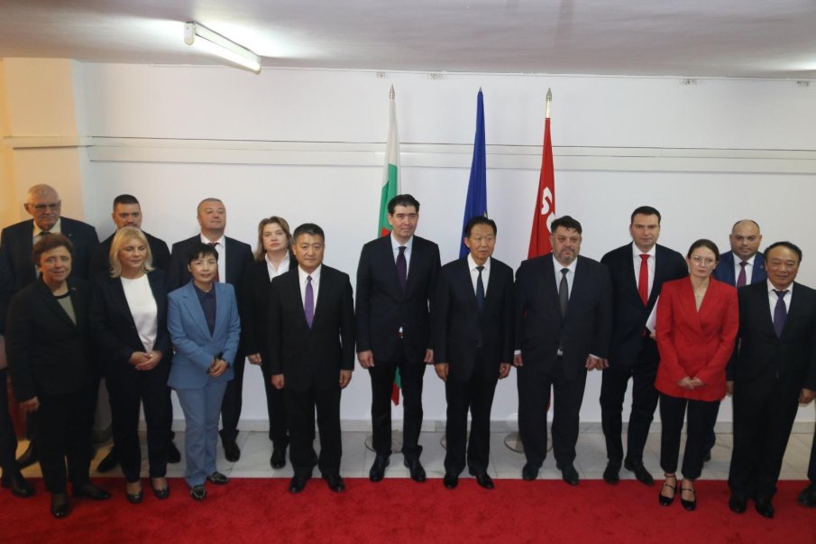 Атанас Зафиров и представители на левицата се срещнаха с китайска делегация, ръководена от СяоДзие