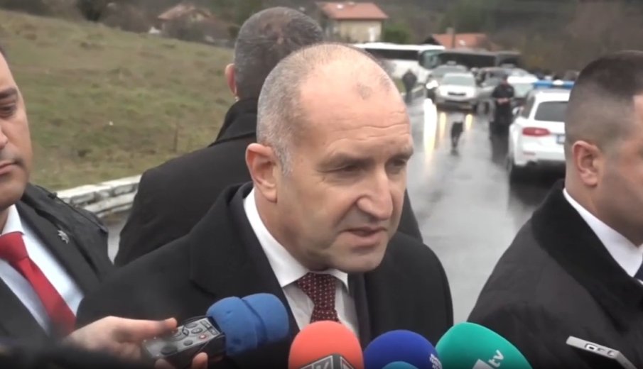 Чичо Румен си изми ръцете с депутатите за референдума - мълчи дали е притискал КС за решението (ВИДЕО)