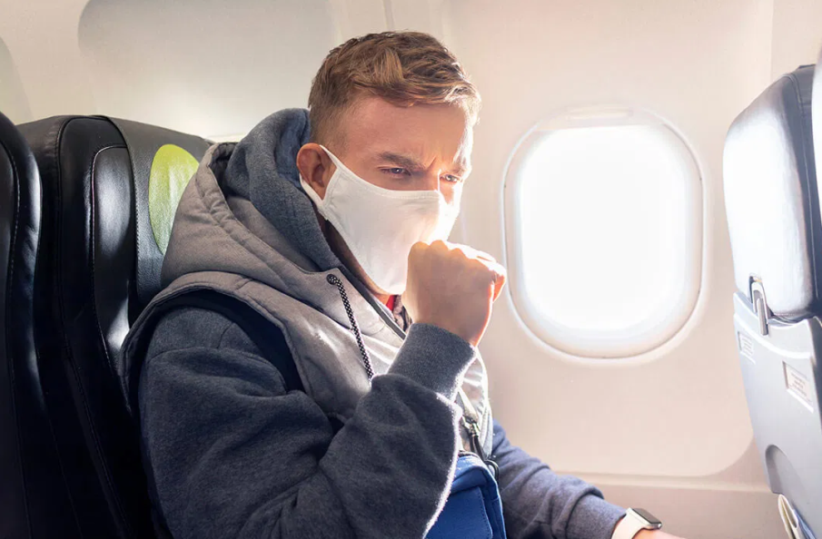 Самолетът под микроскоп: Как да се предпазим от вируси по време на полет