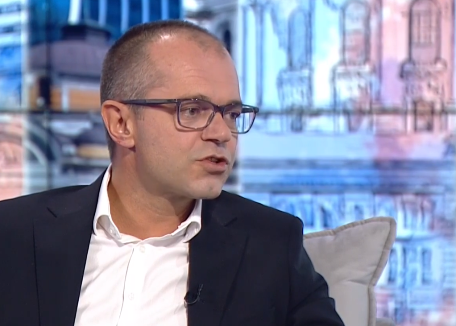 Шефът на КЗП: Предприели сме мерки срещу поскъпването на синя и зелена зона