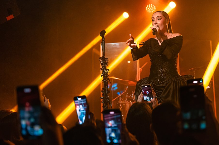 Ето с кой продуцент има връзка Дара Екимова