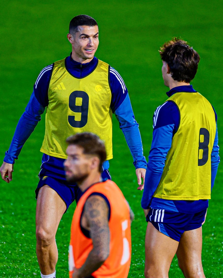 УНИКАЛЕН ГОЛ: Роналдо къса мрежи, гони кота 1000