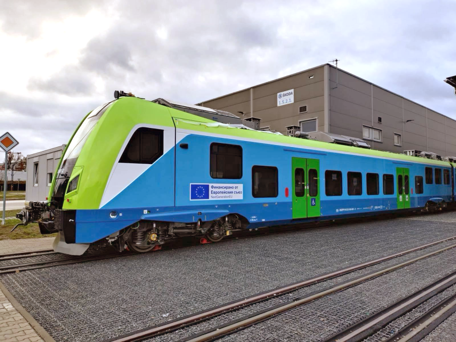 Гроздан Караджов от Чехия: Първият нов електрически влак “Шкода“ идва в България през януари 2026 г.