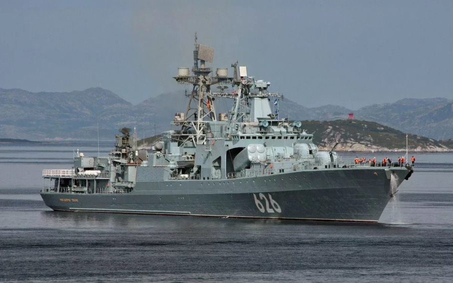 ПРОВОКАЦИЯ ИЛИ... Руски военен кораб навлезе в британски води