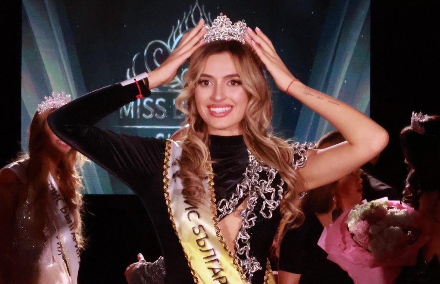 Волейболистката Симона Бакърджиева стана новата Мис България 2025 (СНИМКИ)