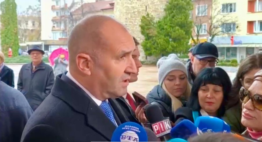 ГОРЕЩО В ПИК: Радев заля с хейт депутатите заради бюджета и заговори за достойнство. Точно той ли? Който ни зароби с Боташ (ВИДЕО)