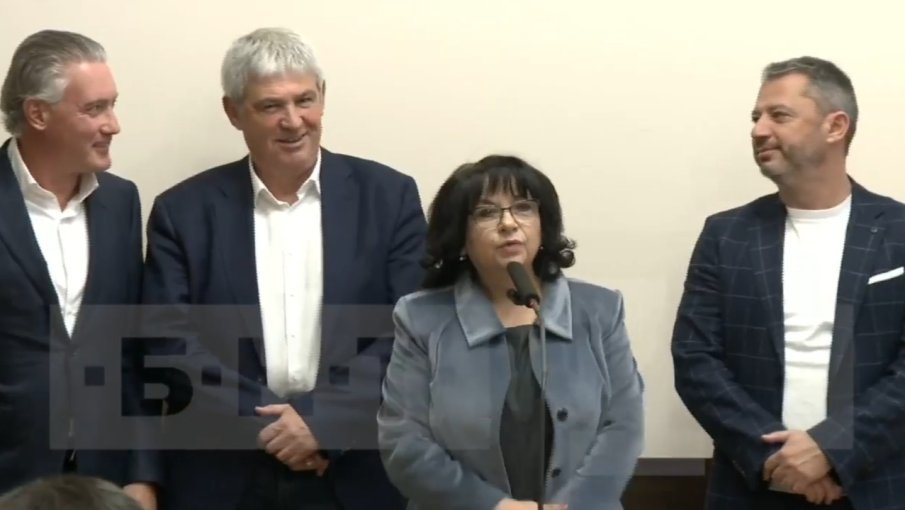 ОТ ПОСЛЕДНИТЕ МИНУТИ! Теменужка Петкова с горещи новини след срещата за бюджета (СНИМКИ/ВИДЕО)