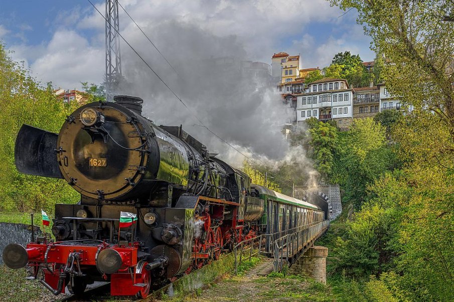 БДЖ пуска Коледни влакове с парен локомотив по два маршрута