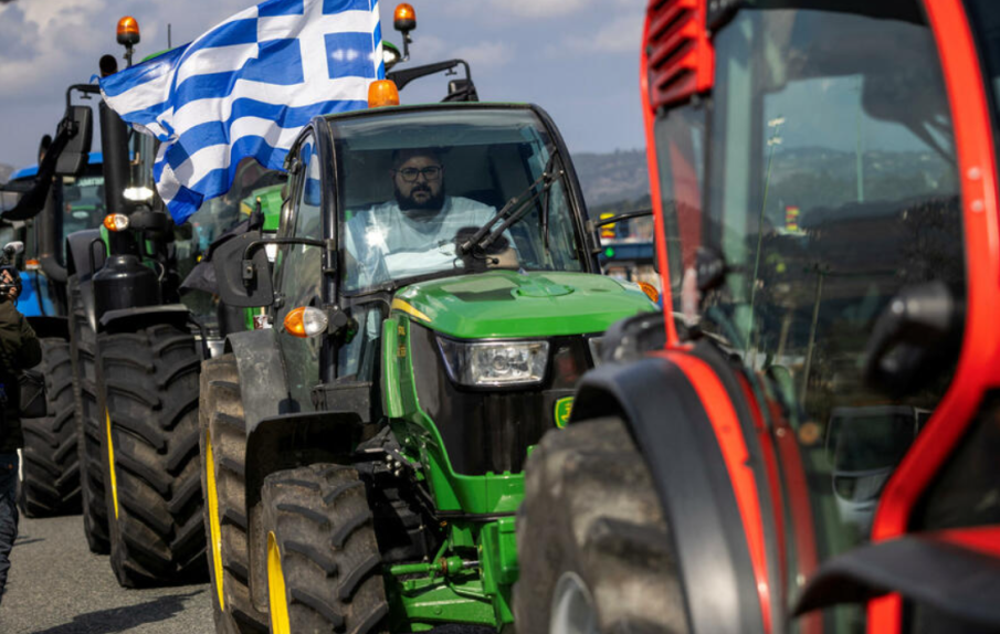 Гръцките фермери са в стачна готовност